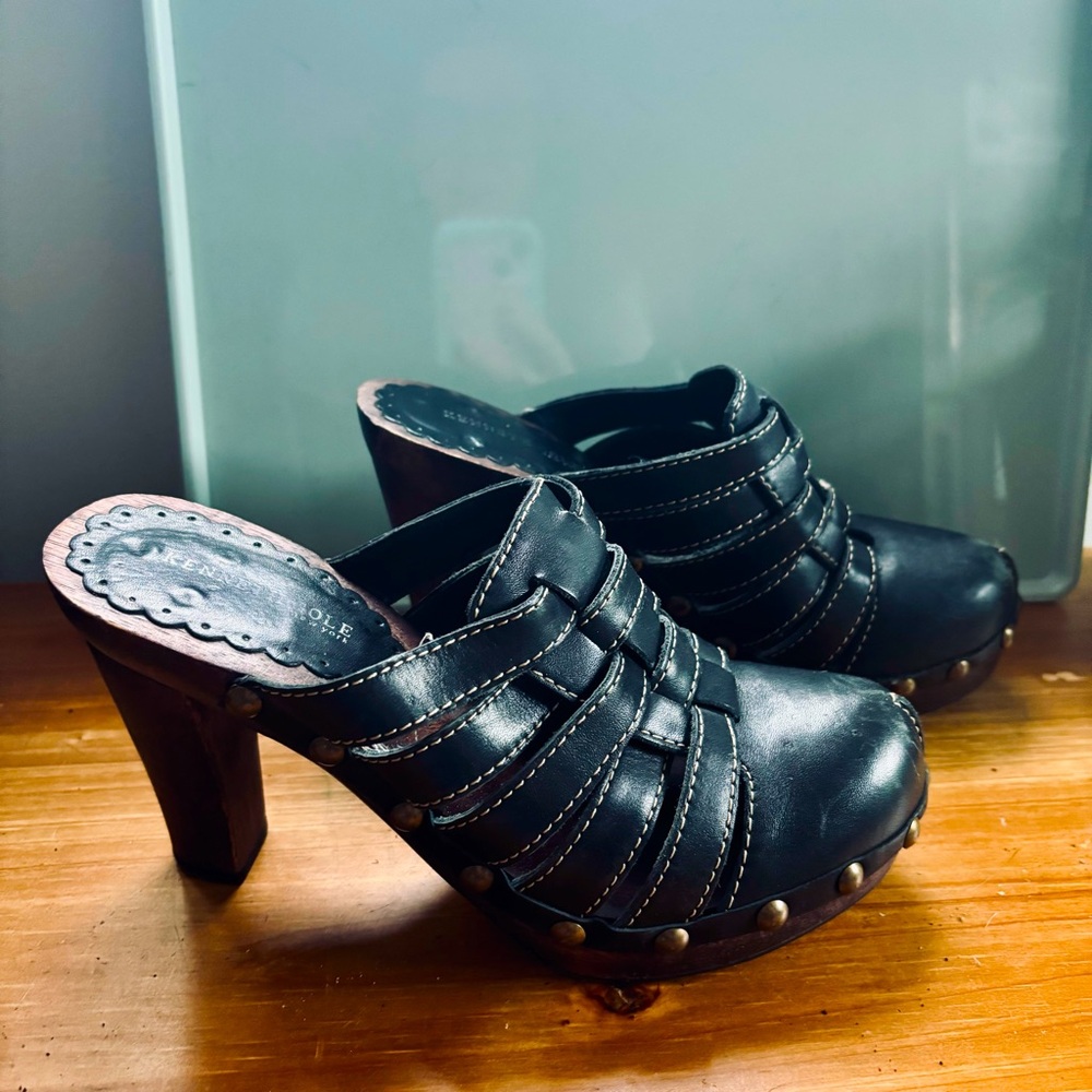 Kenneth Cole Wood Luck Black Leather Strappy Mule Clogs Women's size 7.